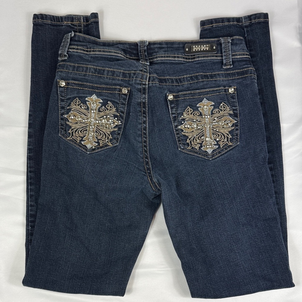 ViVi Diva Women's Blue Jeans w/ Embellished Back Pockets